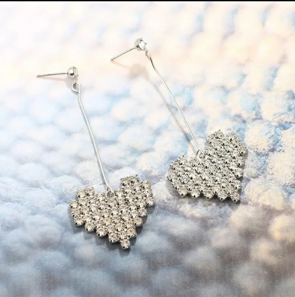 Beautiful Rhinestone Heart Earringsπππππ - Picture 5 of 11